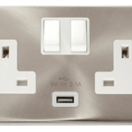 Click VPSC770WH Socket 2G Swd & USB 13A