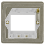 Click FPBS403WH Frontplate 1G 3Aperture