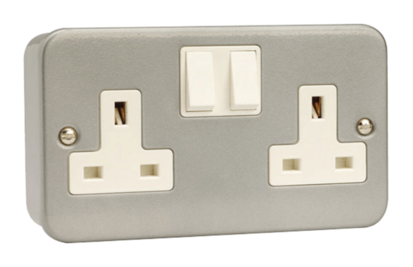 Click CL036 Socket 2G DP Switched 13A