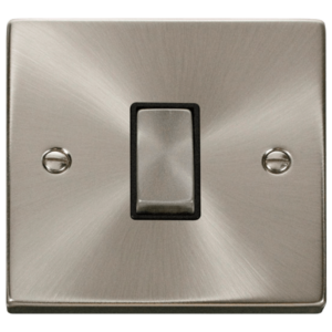 Click VPSC425BK Plateswitch 1G Int10A SC
