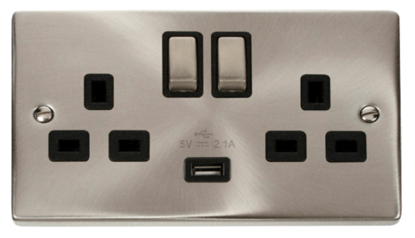 Click VPSC570BK Socket 2G Swd & USB 13A