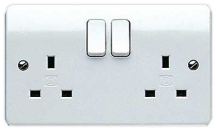 MK K2747WHI Socket 2G Switched 13A